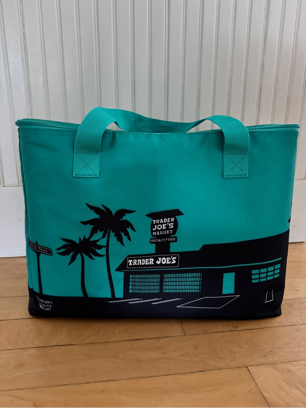 Trader Joe’s Pasadena 1967 Teal Insulated Cooler Tote Zip Grocery Beach Bag